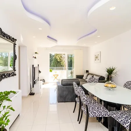 Magellan Deluxe One *