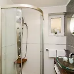 Magellan Deluxe One Apartman *